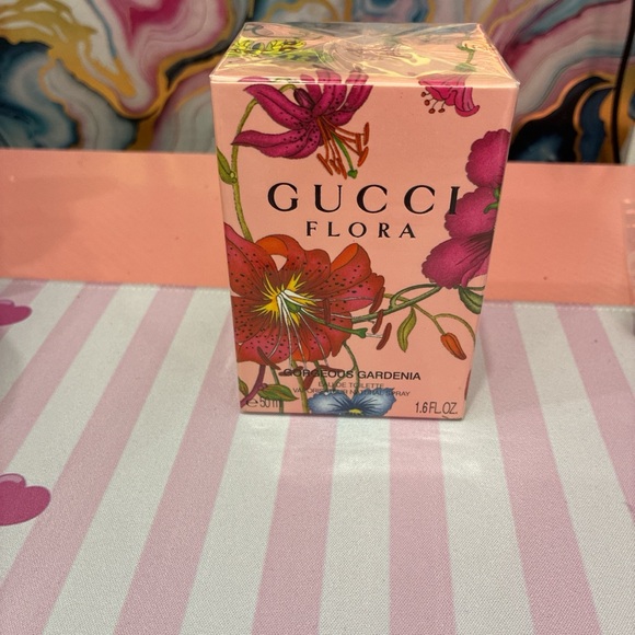 Gucci Flora Gorgeous Gardenia Eau de Toilette - Pink and Floral - Picture 2 of 3